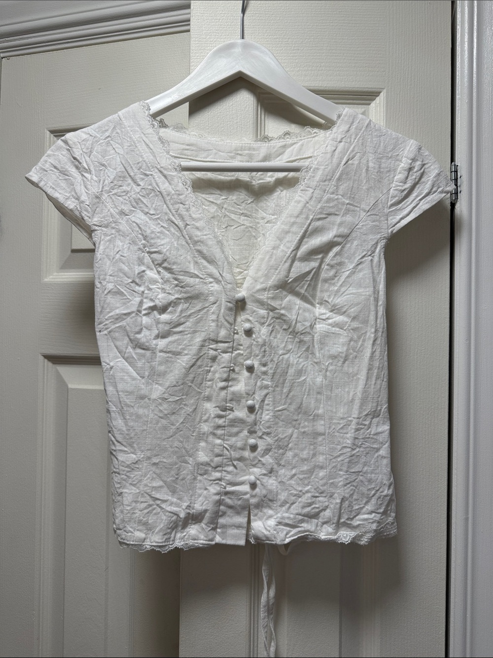 White Women's linen Button-Front V-Neck Top